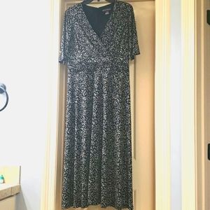 Jessica Howard short sleeve long dress. Size 12, 33" from waist, zippered back